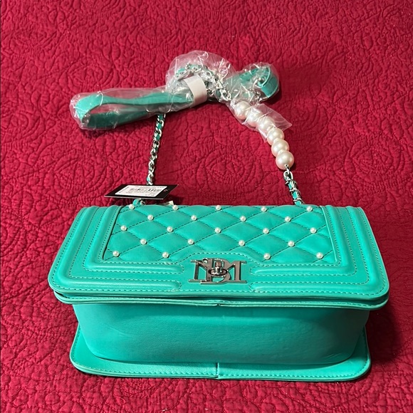 Badgley Mischka Handbags - Badgley Mischka Green Quilted Shoulder Bag with Chain Strap  and long strap nwt